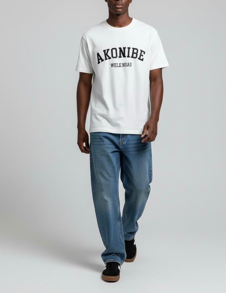 Camiseta Akonibe bordada en negro - Unisex