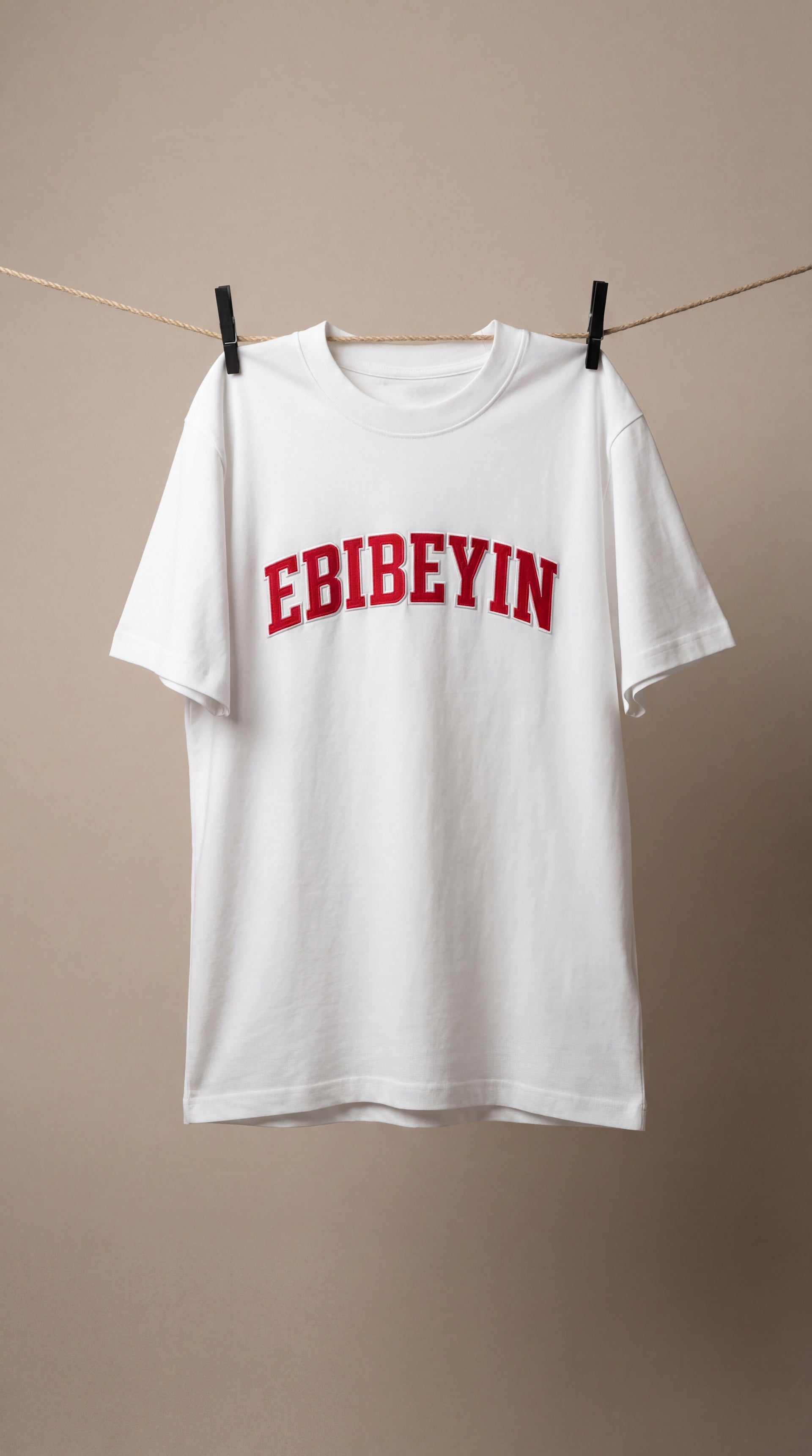 T-shirt Ebibeyin bordada na cor bordeaux - Unissexo