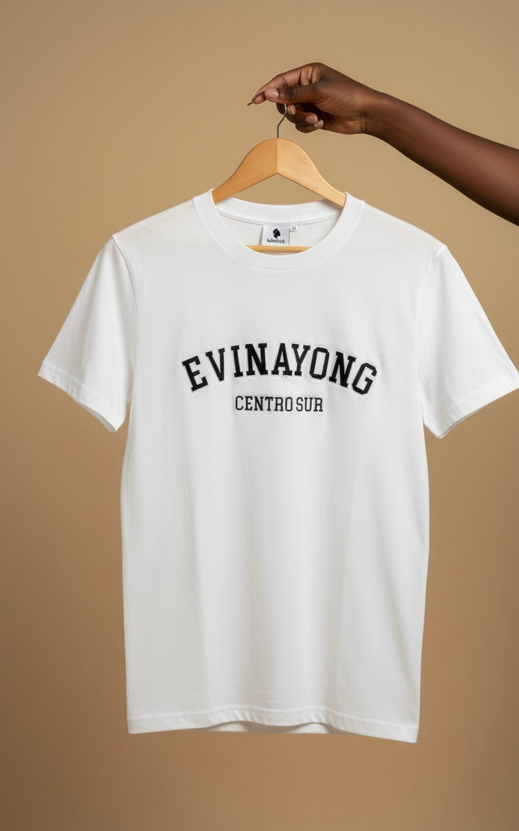 T-shirt Evinayong bordada em preto - Unissexo