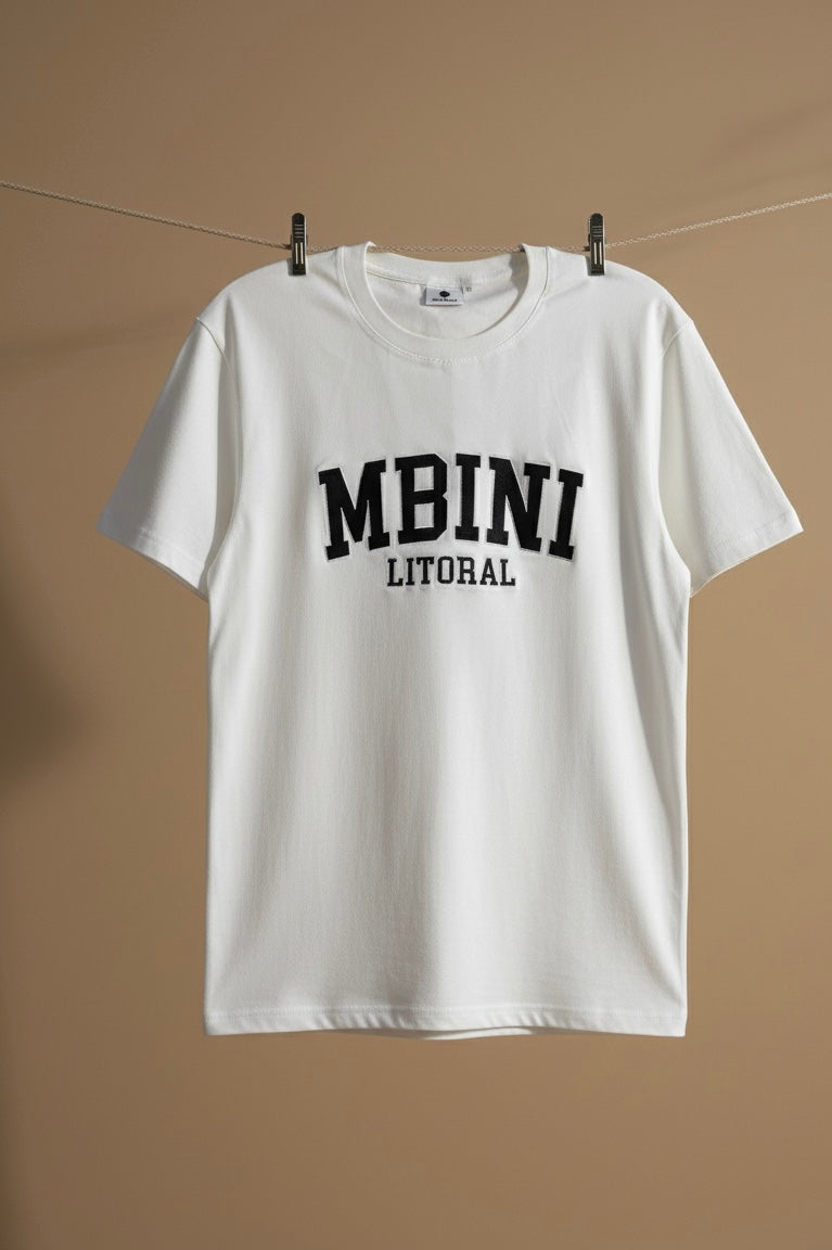T-shirt Mbini bordada em preto - Unissexo