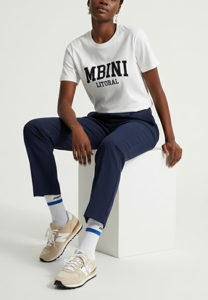 Camiseta Mbini bordada en negro - Unisex