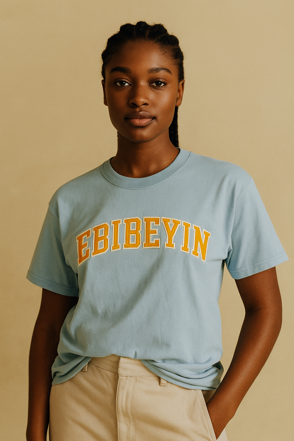 Camiseta Ebibeyin bordada en mostaza cálido - Unisex